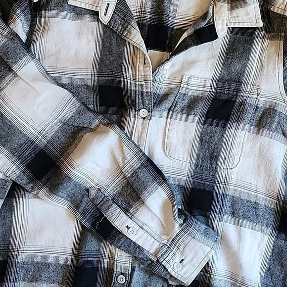 SO Black and White Plaid Cotton Flannel Long Sleeve Jr's size - Picture 4 of 8